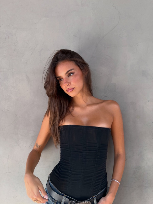 Francesca Cuccuru nude photo 4