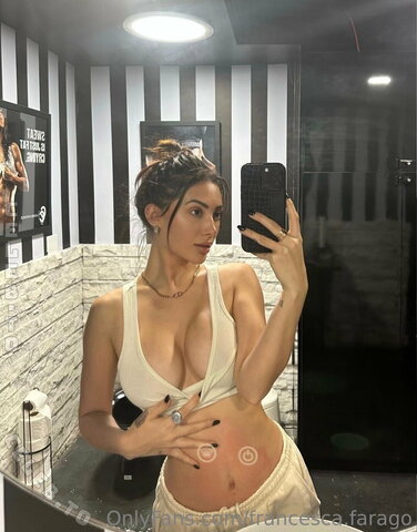 Francesca Farago nude photo 2