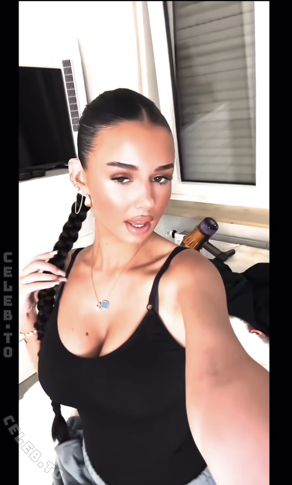 Francesca.wz nude photo 1