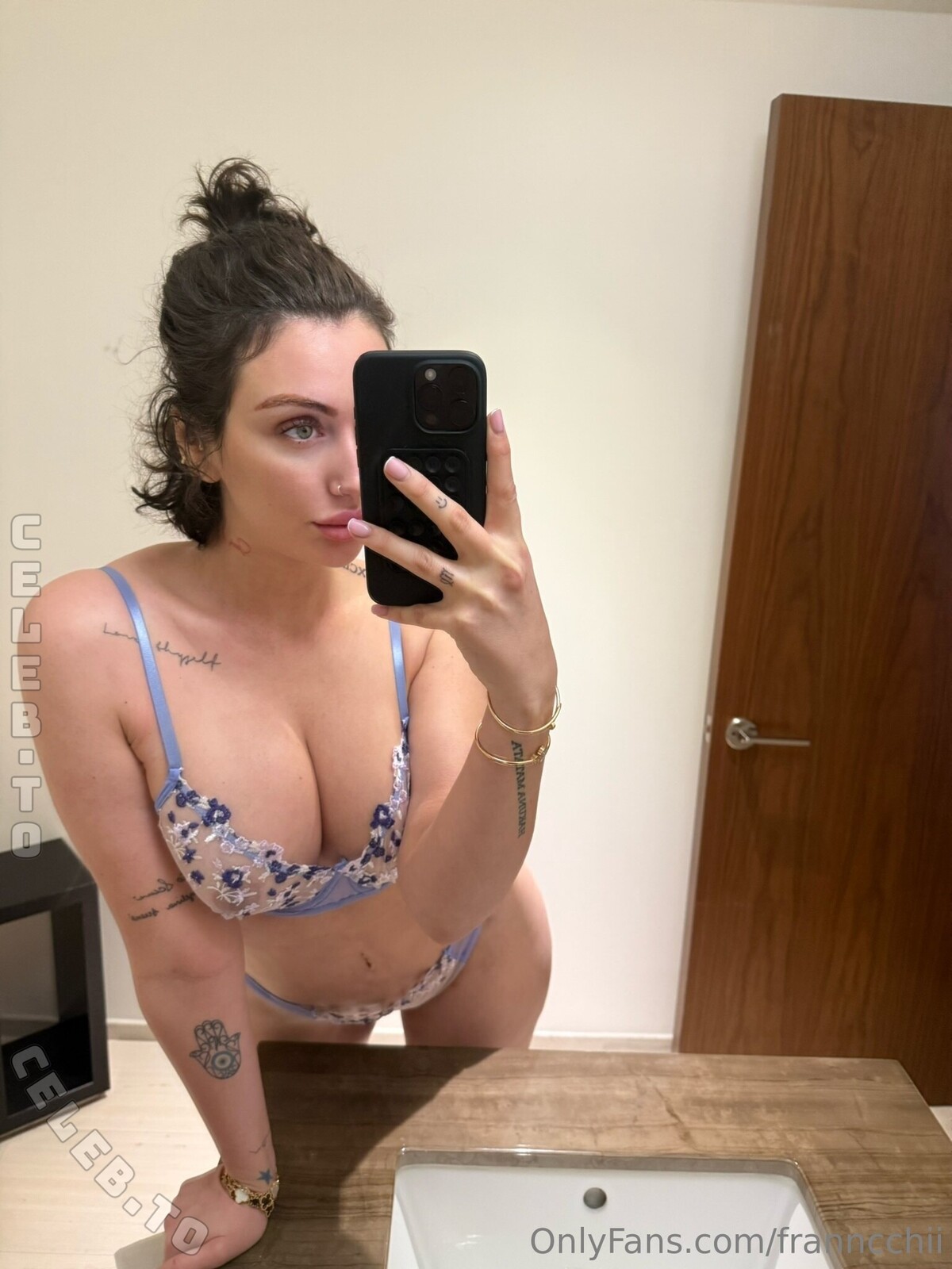 Franncchii nude photo 10
