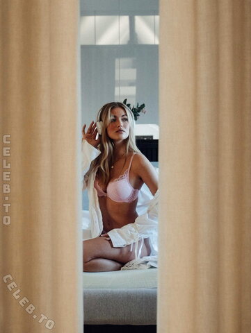 Franziska Eckey nude photo 30