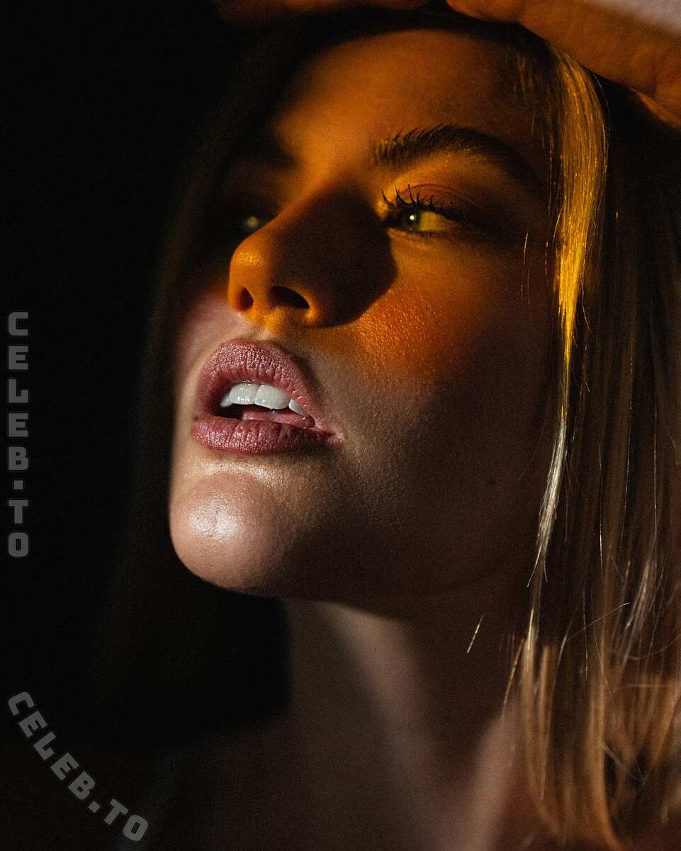 Franziska Eckey nude photo 4