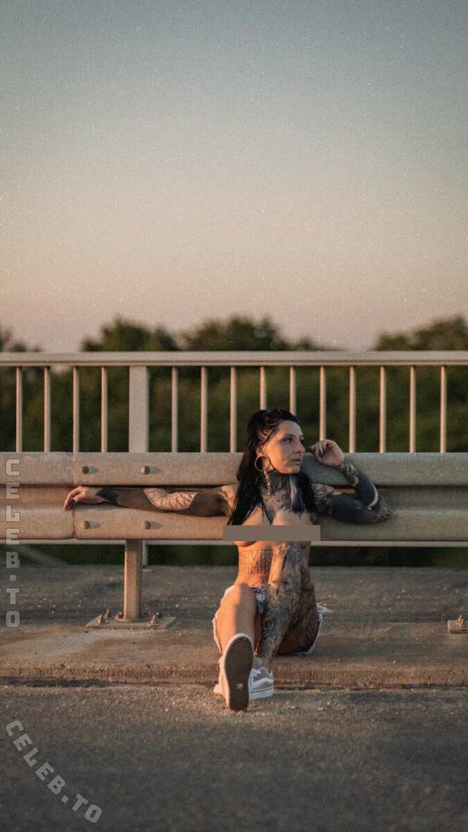 Franziska Kilz nude photo 1