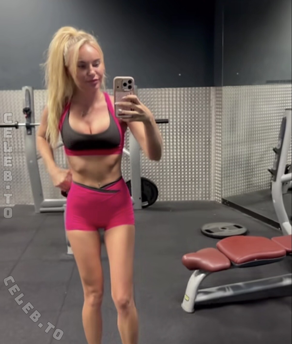 Franziska Temme nude photo 1