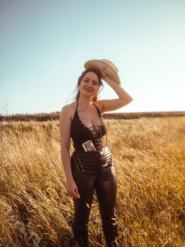 _franzisunshine nude photo 8