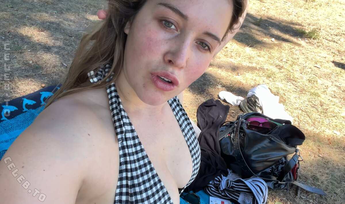 Frau Gretel nude photo 2