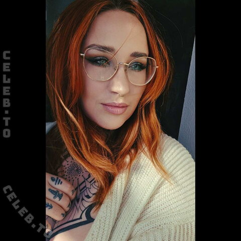 Frau Kopf nude photo 11