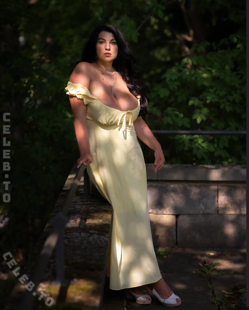 Frautramvai4ik nude photo 3