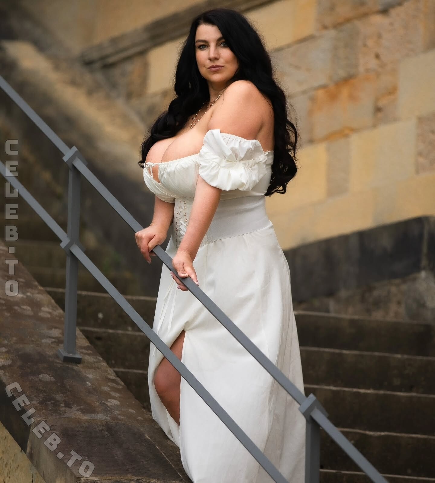 Frautramvai4ik nude photo 1
