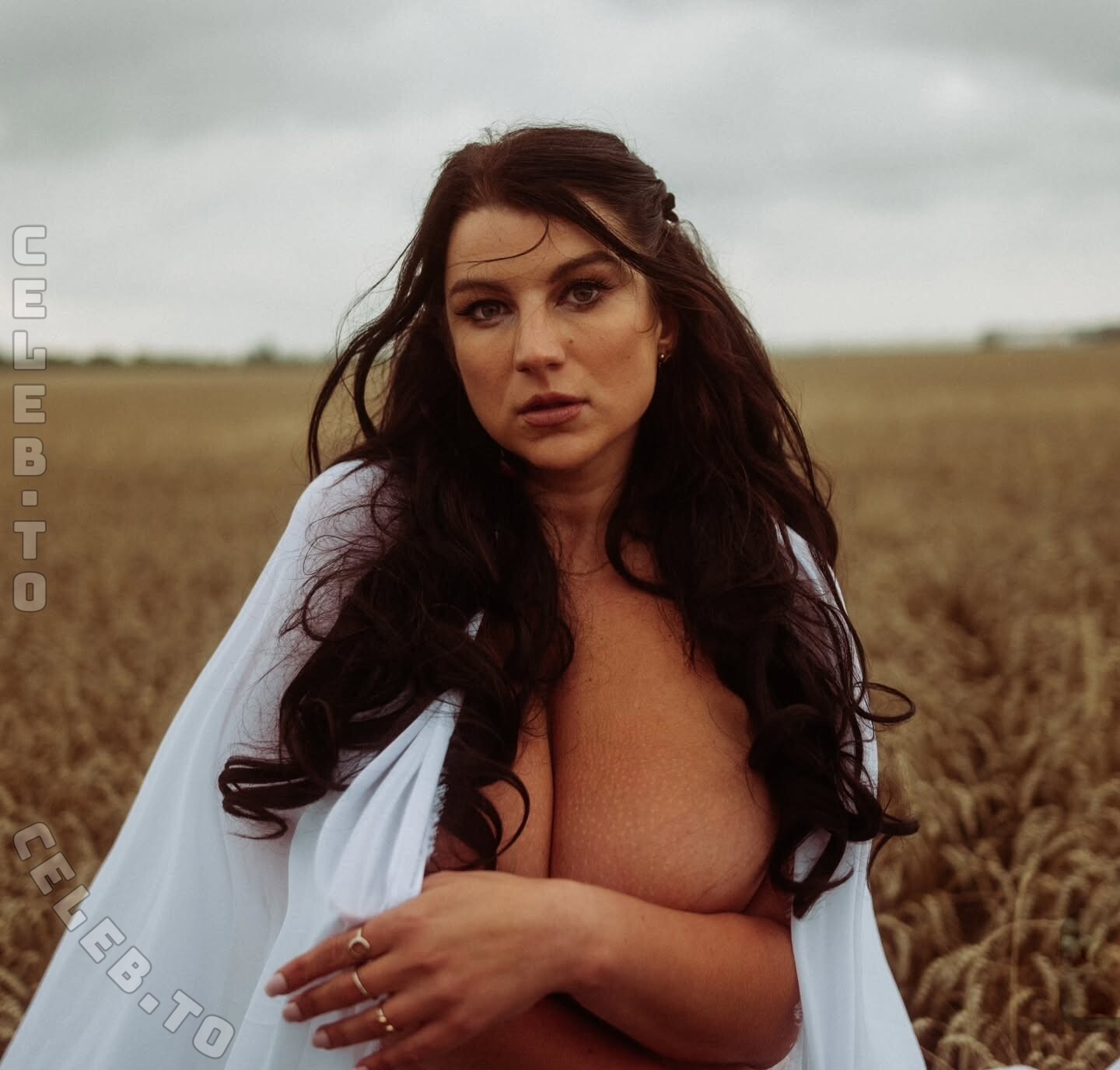 Frautramvai4ik nude photo 3