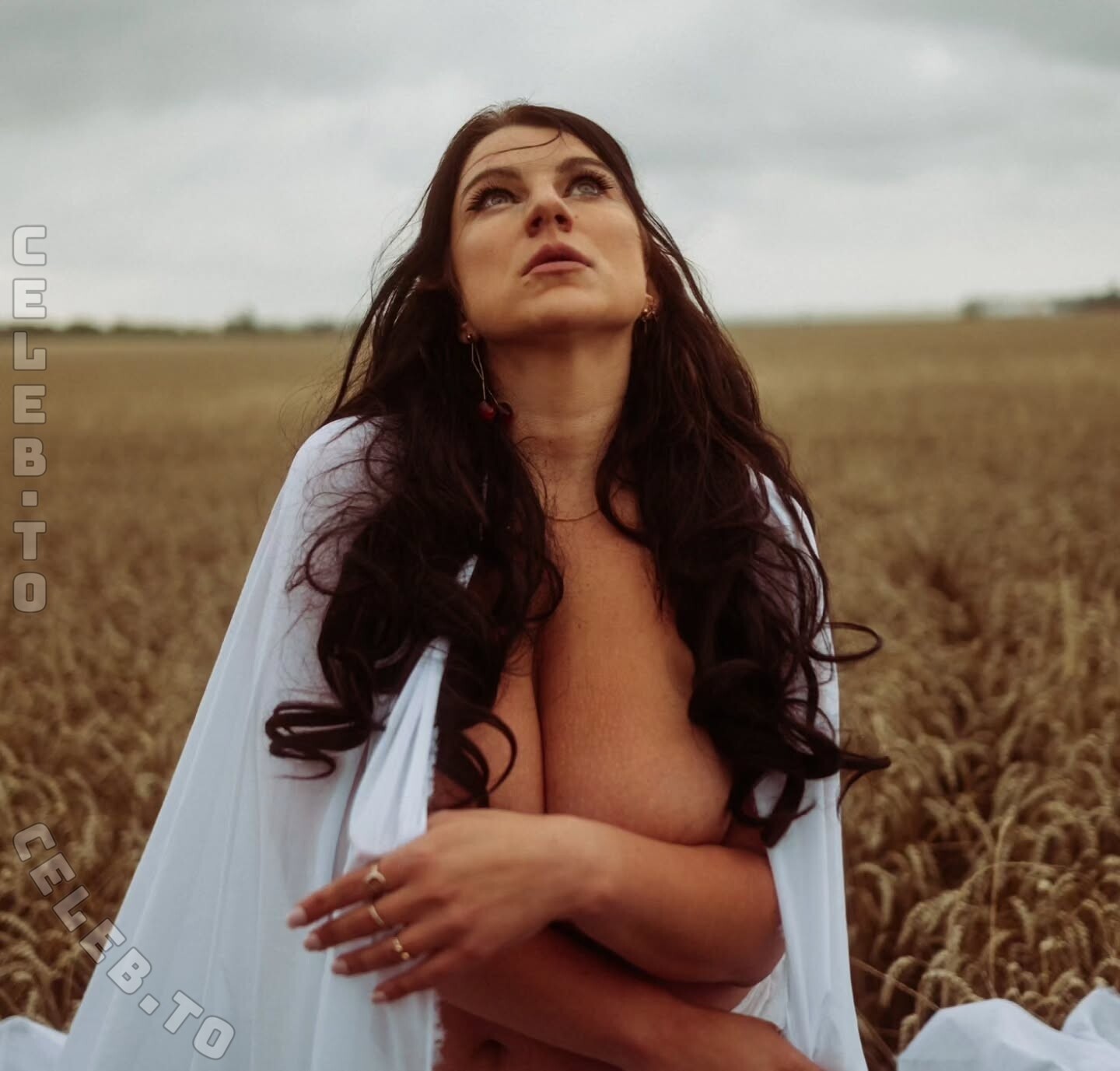 Frautramvai4ik nude photo 5