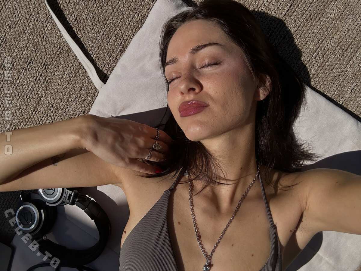 freckles asmr nude photo 2