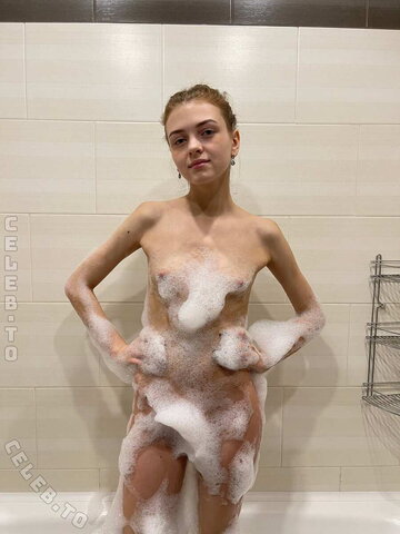 freckles nude photo 95