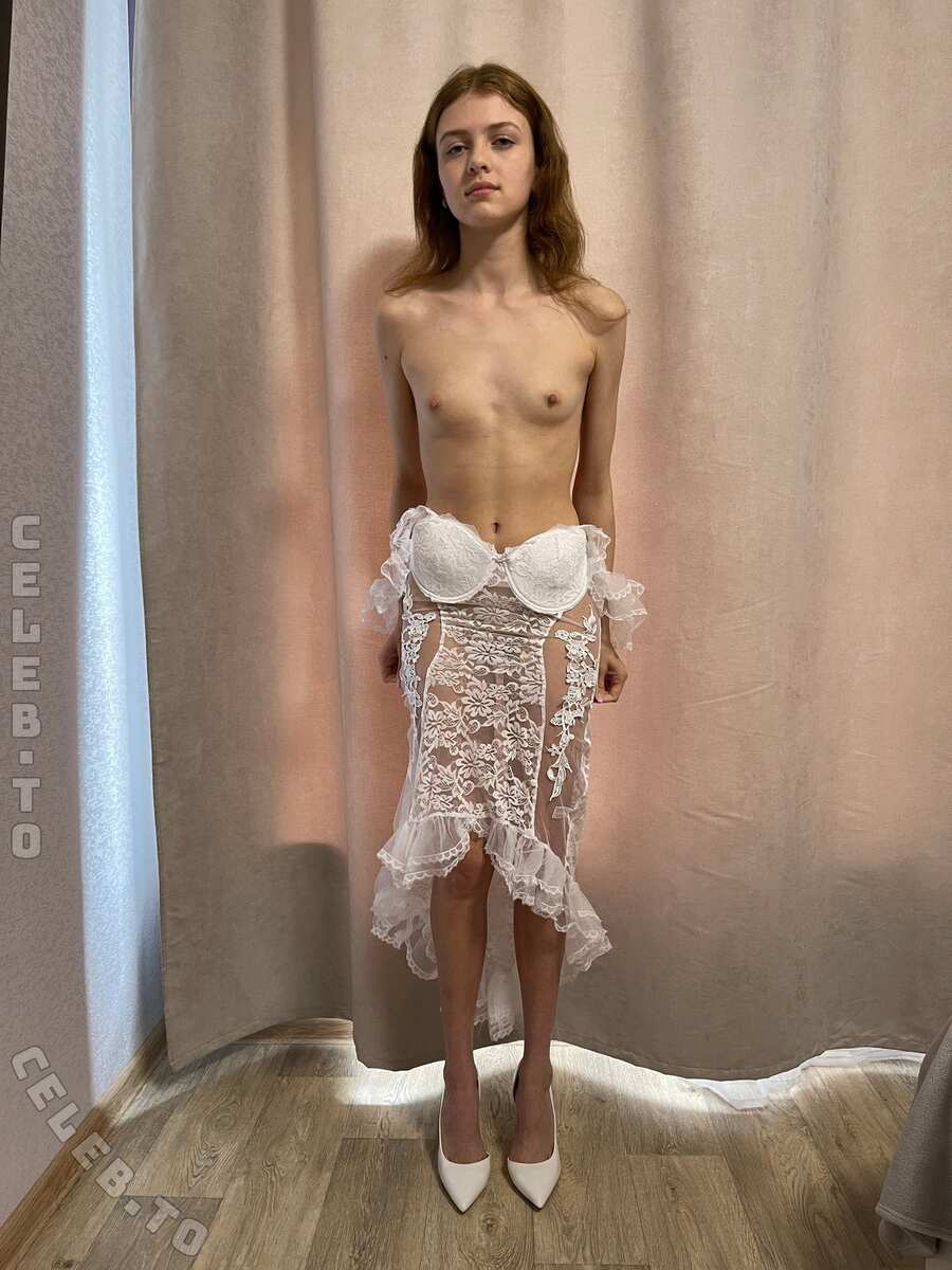 freckles nude photo 23