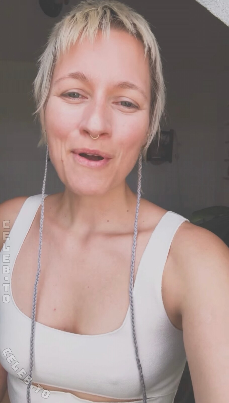 Freiraumreh nude photo 1