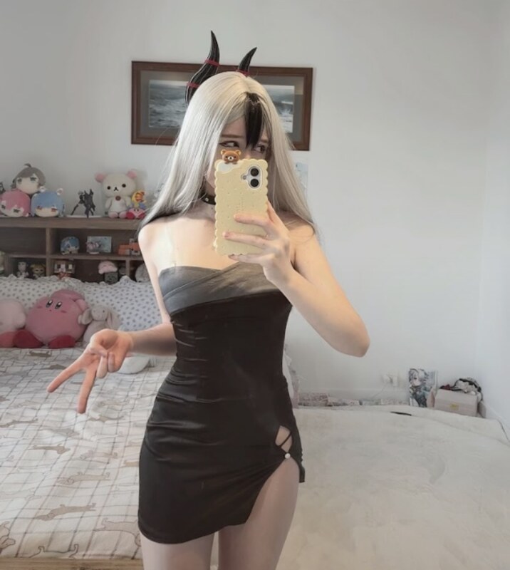 frenchybread1122 nude photo 2