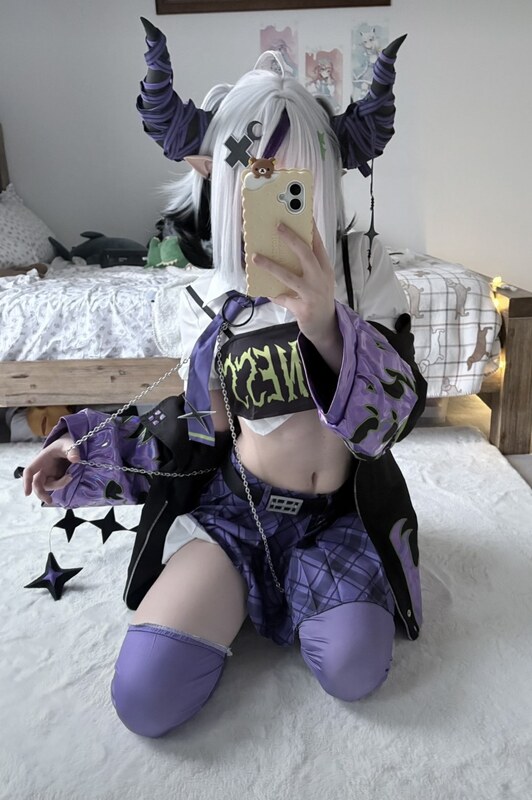 frenchybread1122 nude photo 1