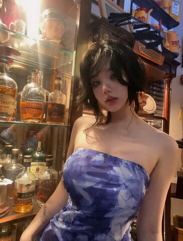 Freya nude photo 1