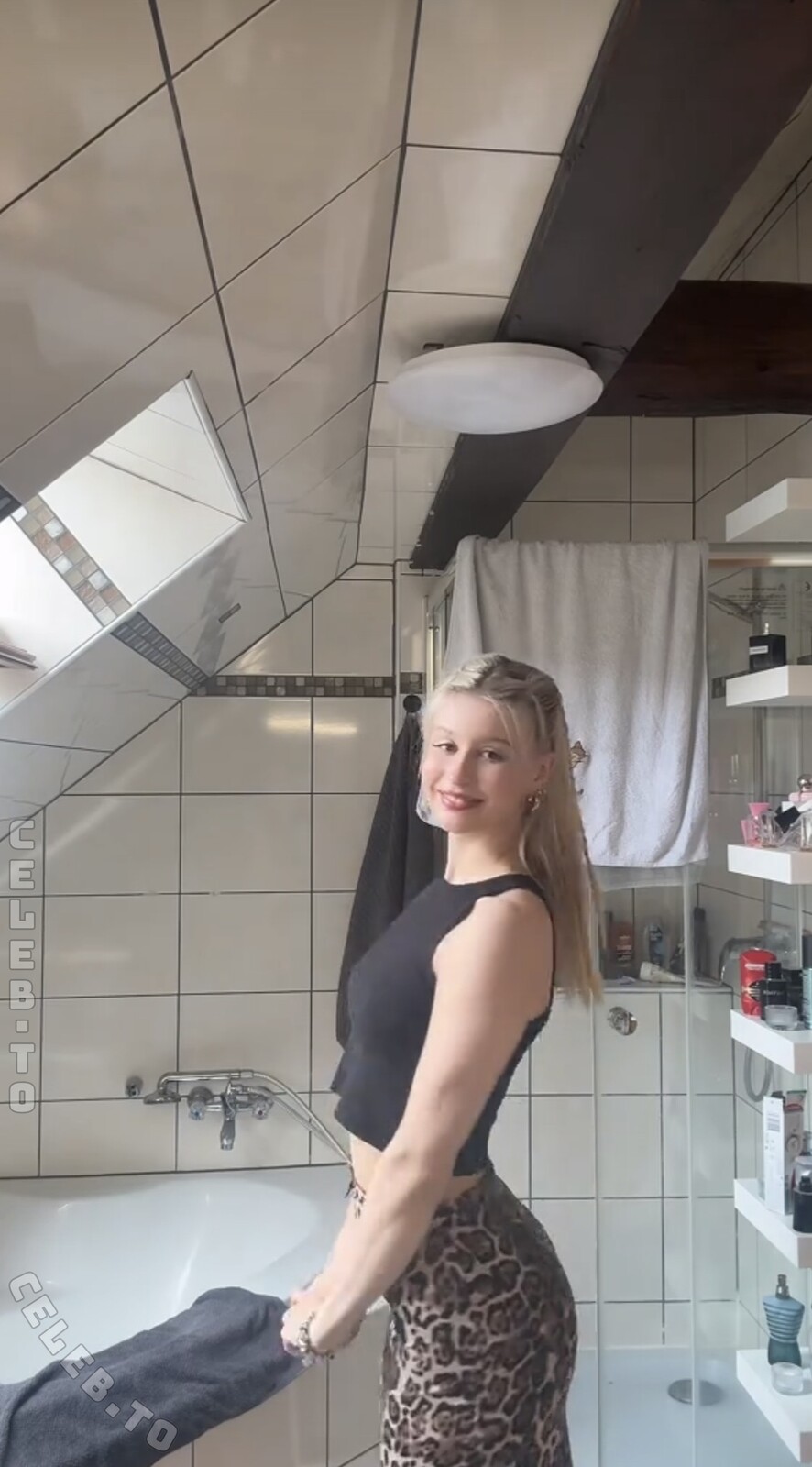 freya_fsl nude photo 3