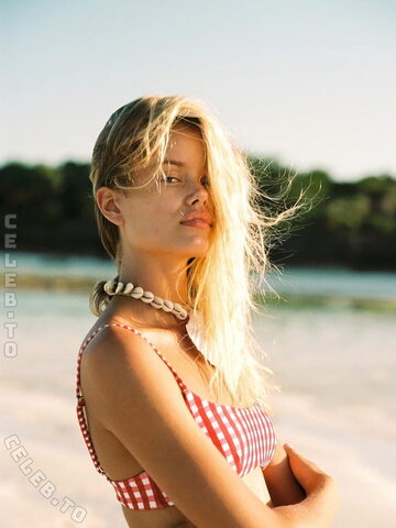 Frida Aasen nude photo 10