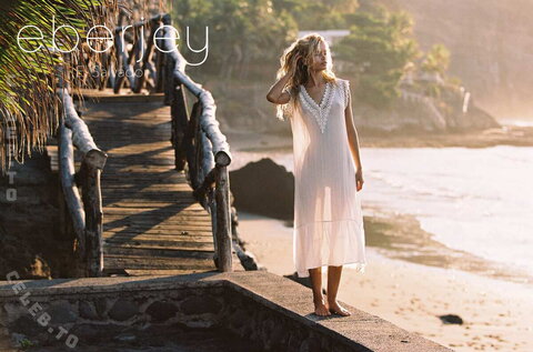 Frida Aasen nude photo 4