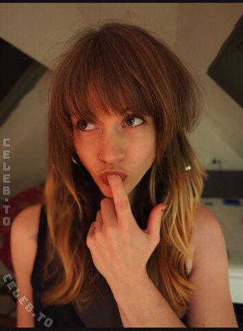 Frida Funkel Fresh (2 photos)