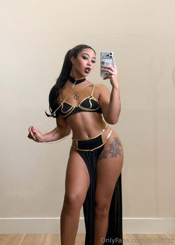 Frizzylifts nude photo 1