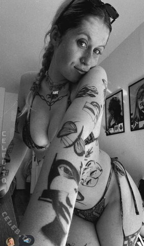 fuckyouboypayme nude photo 3