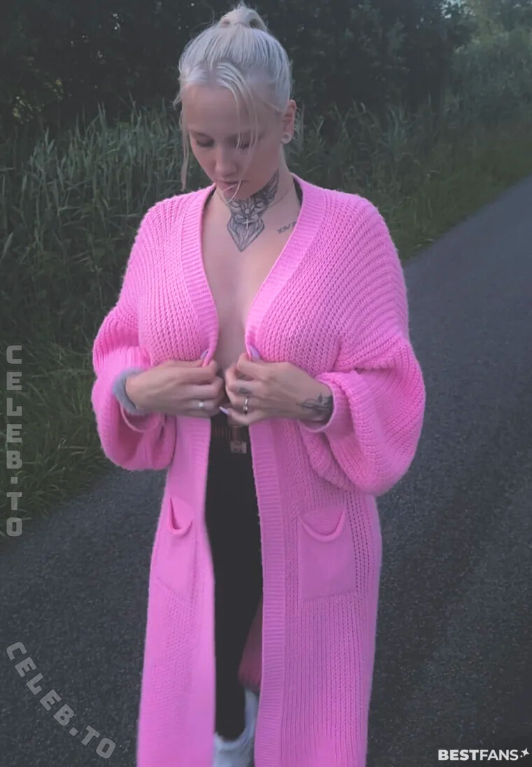 Furby nude photo 5