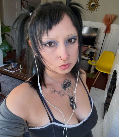 G0thbondage nude photo 8