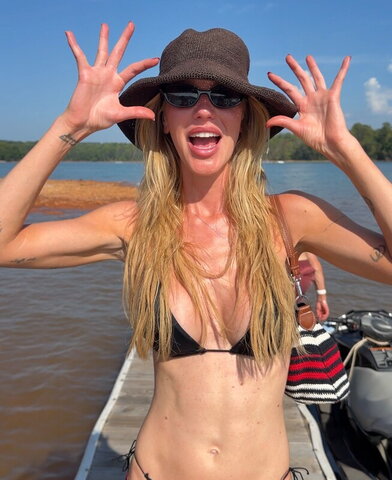 Gabby Bryan nude photo 25