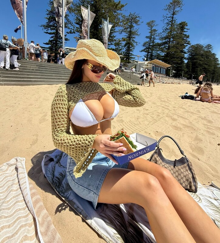 Gabby McCarthy nude photo 8