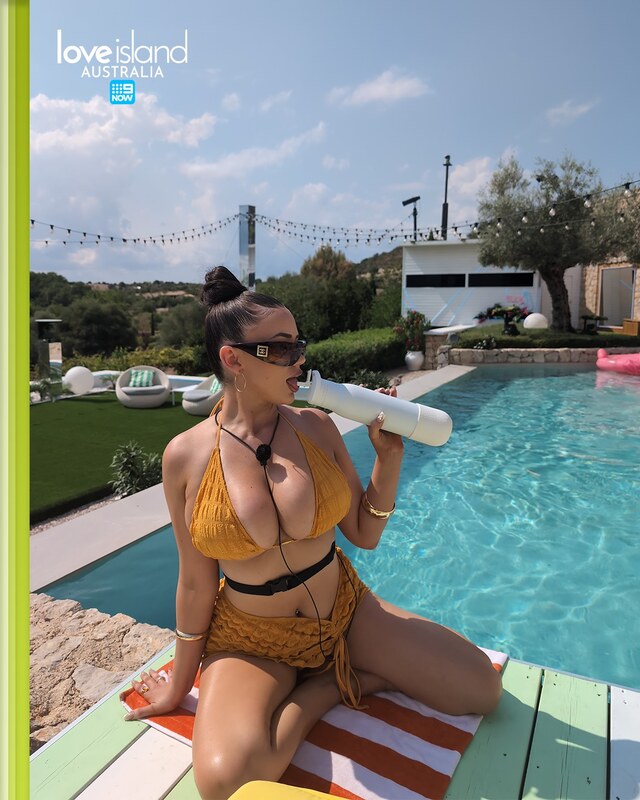 Gabby McCarthy nude photo 23