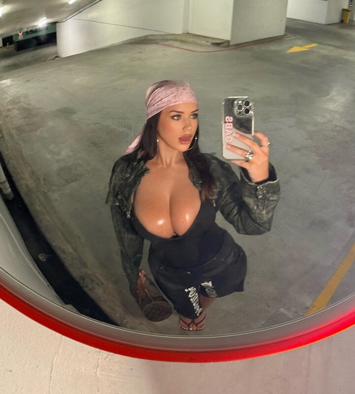 Gabby McCarthy nude photo 40