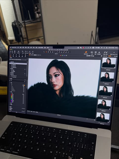 @gabby.hua nude photo 15