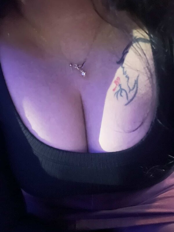 gabiiiandreaaa nude photo 6