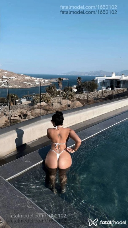 Gabriela Santorini nude photo 9