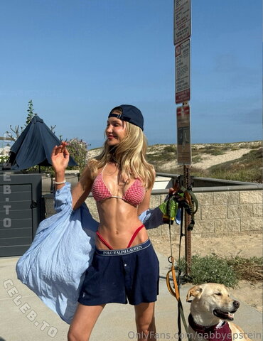 Gabrielle Epstein nude photo 3