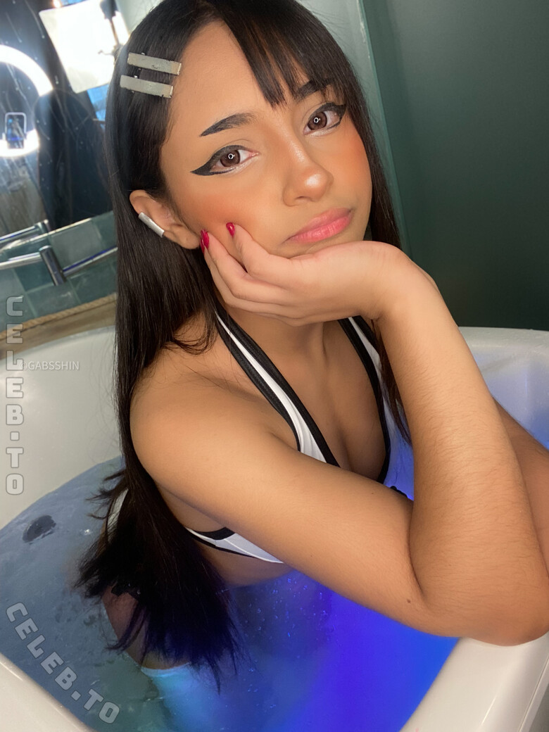 gabsshin nude photo 15