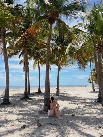 Gaela Barraza nude photo 3