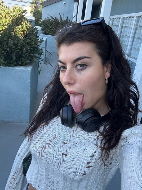 Gal Ritchie nude photo 11