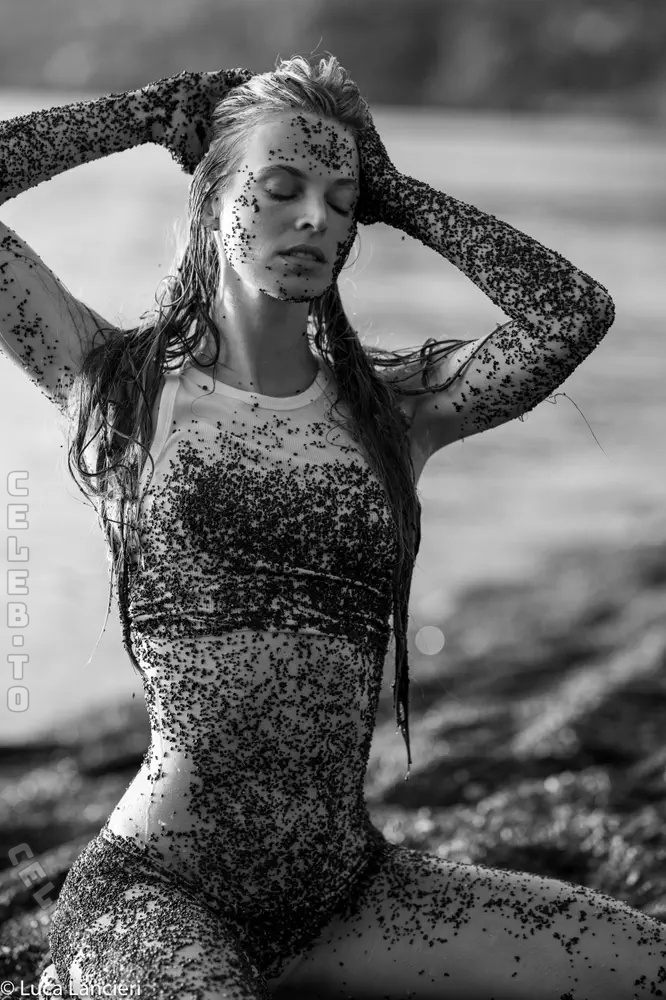 Gaëlle Baekelandt nude photo 3