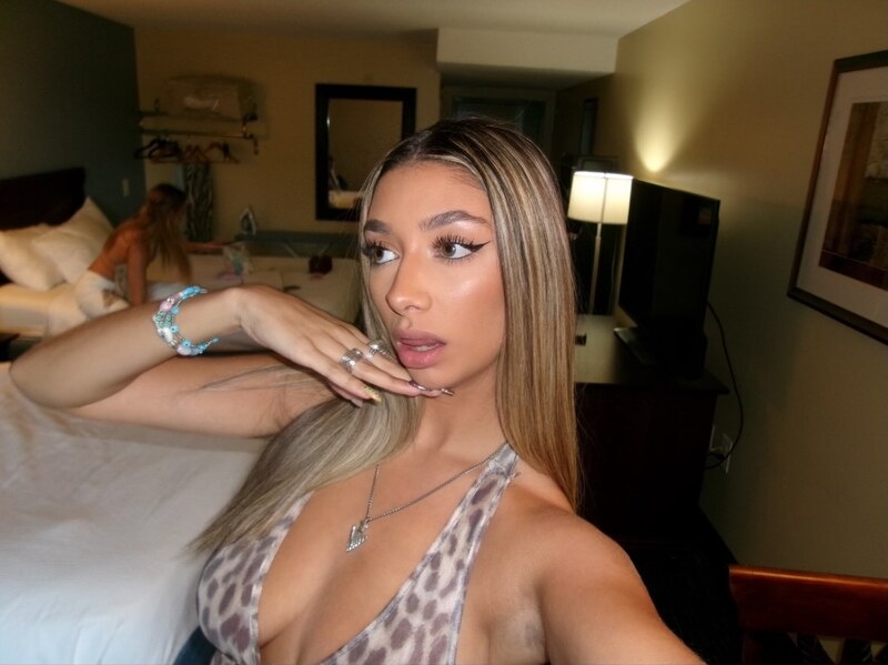 Geena Edmanson nude photo 1