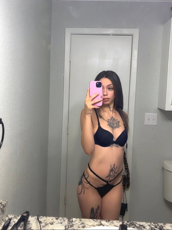 General Tae nude photo 1