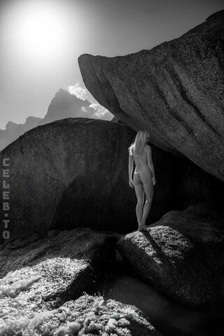 Genevieve Morton nude photo 35