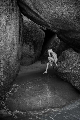 Genevieve Morton nude photo 34