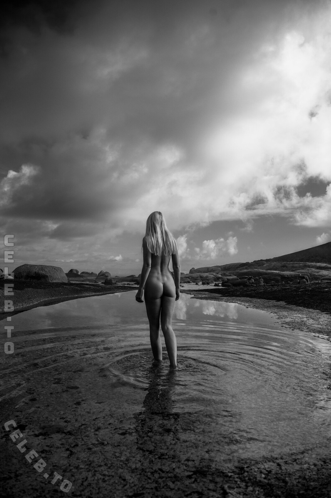 Genevieve Morton nude photo 1