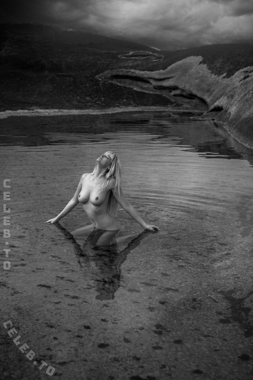 Genevieve Morton nude photo 16