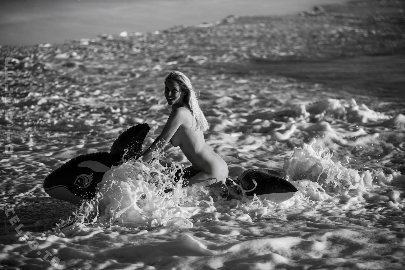 Genevieve Morton nude photo 8