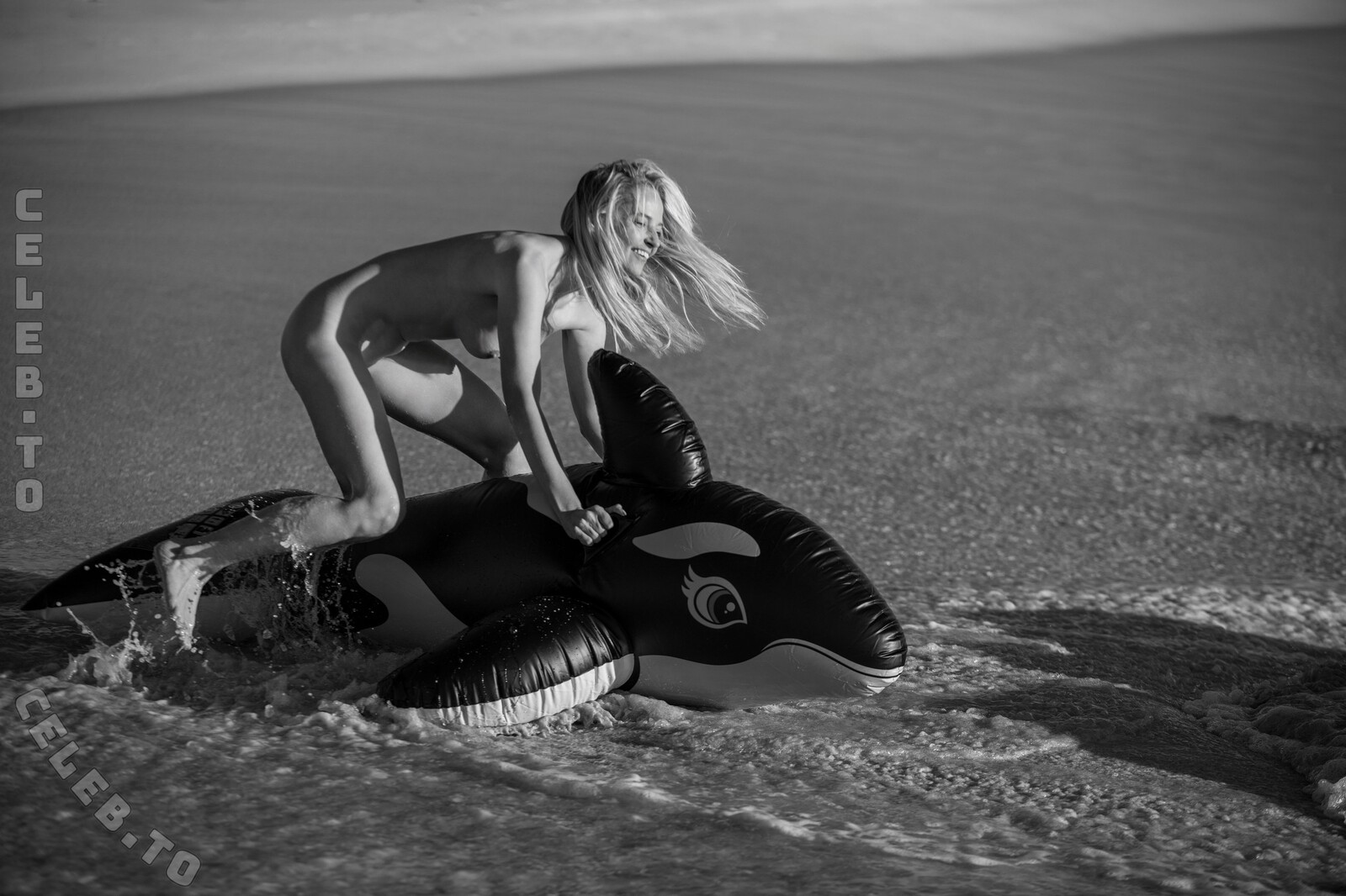 Genevieve Morton nude photo 10